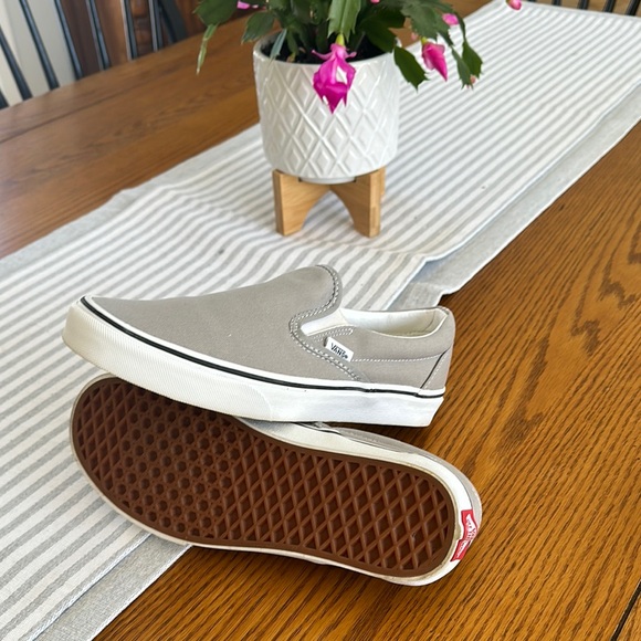 Vans Women’s Slip Ons - Picture 2 of 2